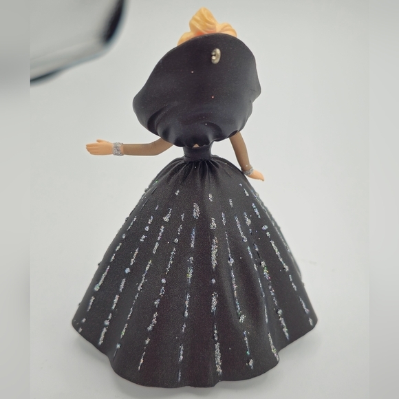 Vintage 1998 Hallmark Keepsake Holiday Barbie Ornament - Picture 6 of 6